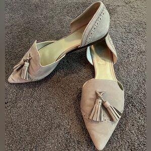 Vince Camuto Size 10 flat tassel shoes